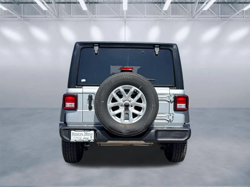 Used 2023 Silver Jeep Sport S image 5