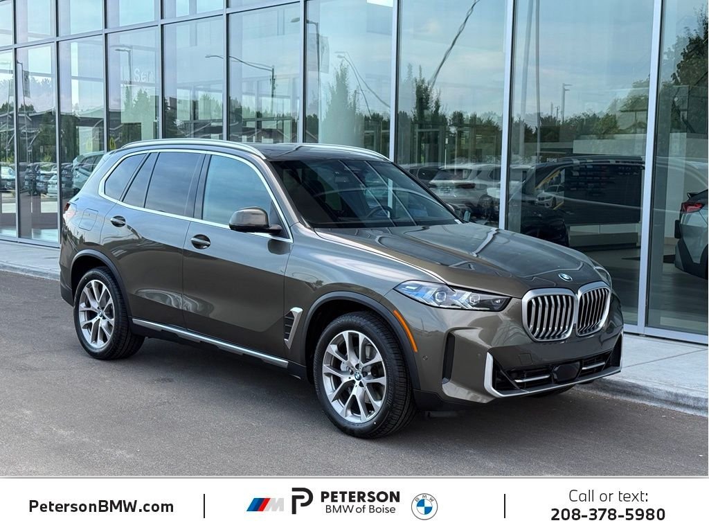 Used 2024 Green BMW xDrive40i image 7