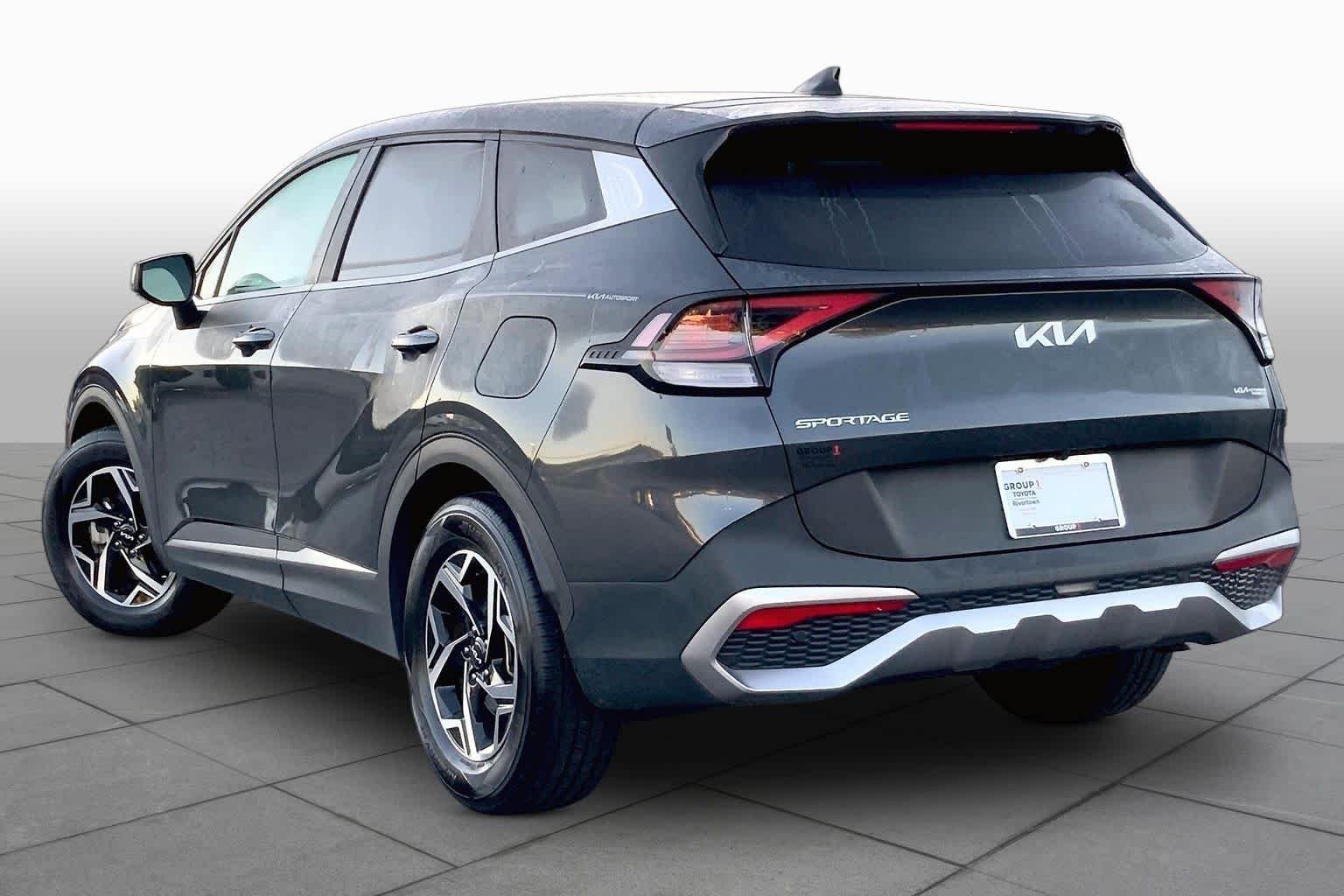 Used 2023 Gravity Gray Kia LX image 11