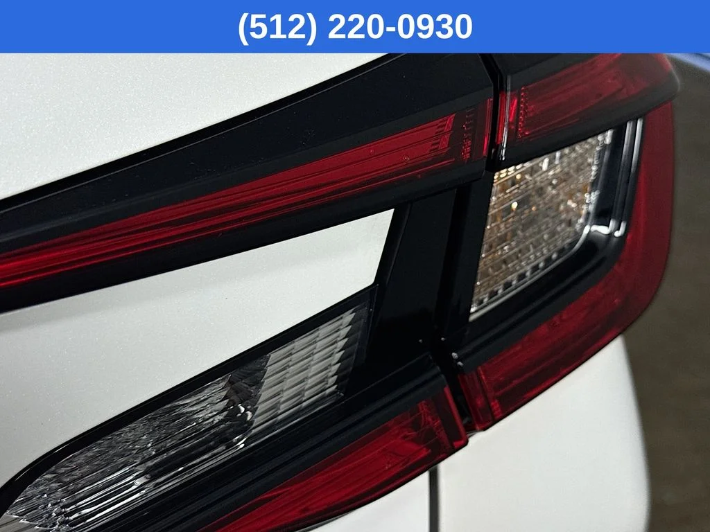 Used 2025 White Subaru Limited image 33