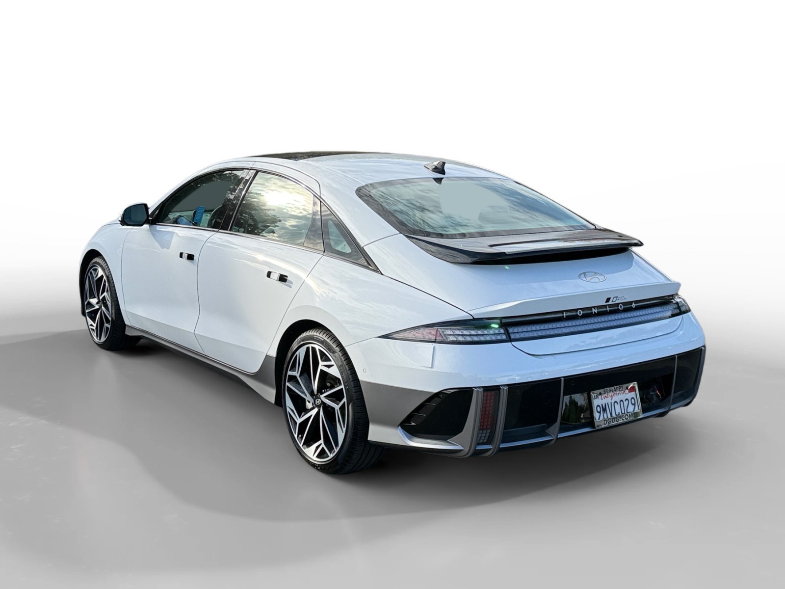 Used 2024 White Hyundai Limited image 3