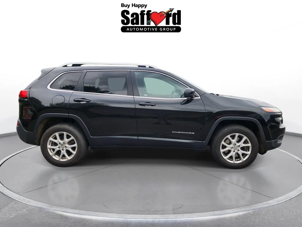 Used 2015 Black Jeep Latitude image 6