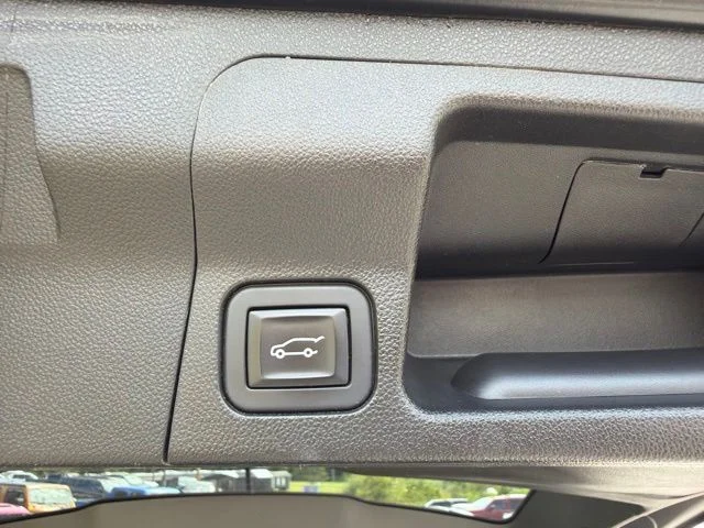 Used 2018 Black GMC SLT-1 image 22