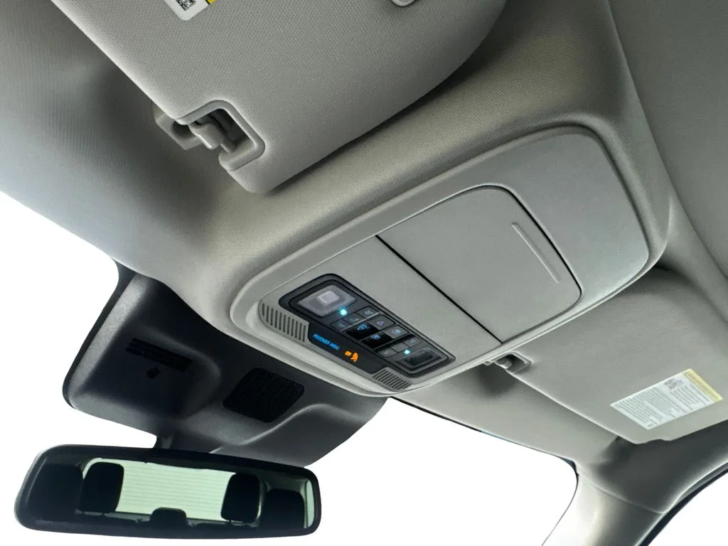 Used 2025 Silver Ford Platinum image 79