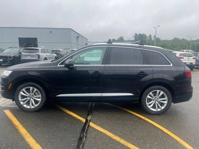 Used 2019 Orca Black Metallic Audi SE Premium image 6