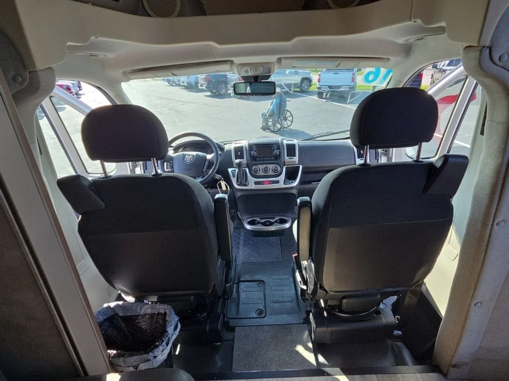 Used 2016 Silver Ram Winnebago image 33