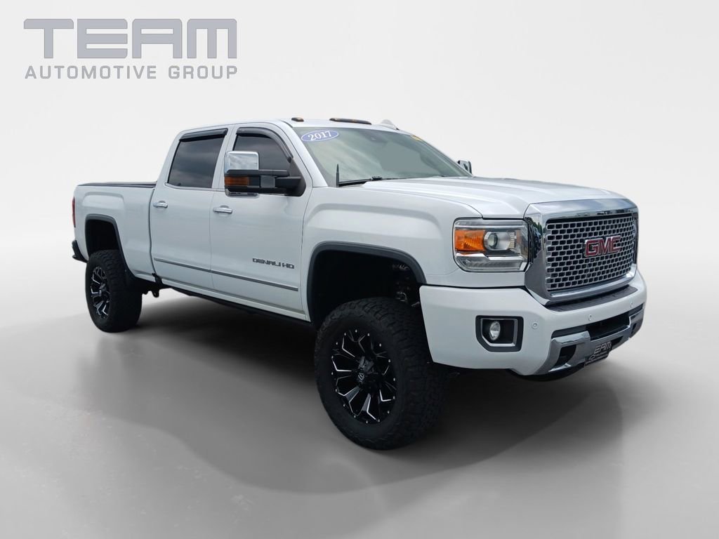 2017 GMC Sierra 4WD Crew Cab Standard Box Denali's photo