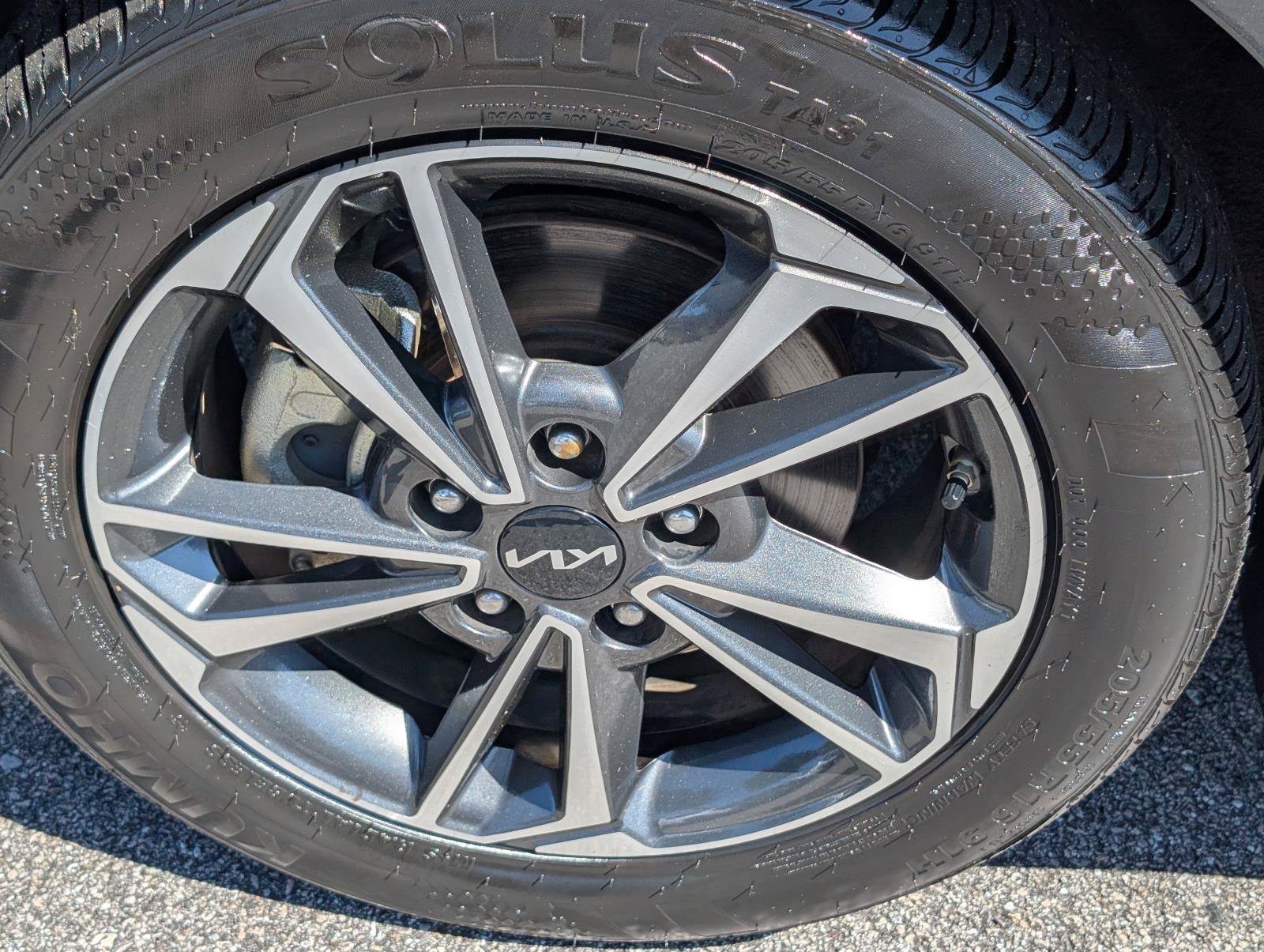 2024 Kia Forte LXS - Photo 10