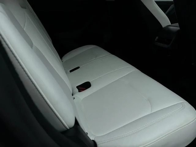 Used 2024  Tesla Long Range image 35