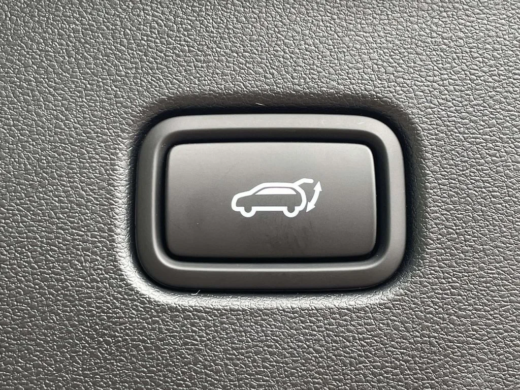 New 2026 Gray Hyundai SEL image 9