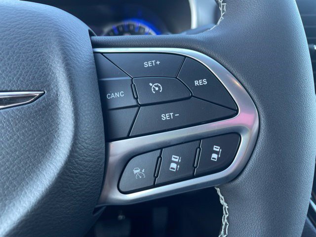 New 2026 Bright White Clearcoat Chrysler Select image 11