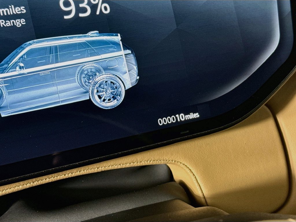 New 2027 Borasco Grey Land Rover Dynamic SE image 13