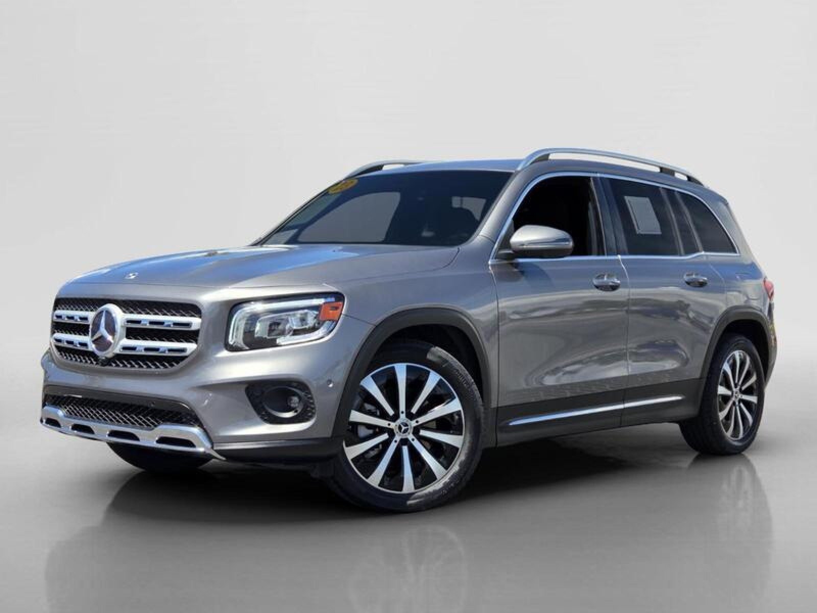 2023 Mercedes-Benz GLB GLB 250 4MATIC's photo
