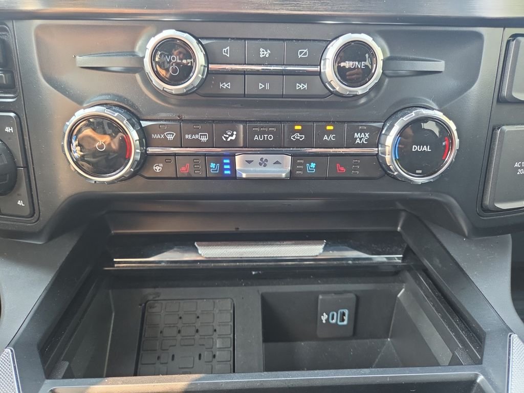 Used 2024 Gray Ford Lariat image 14