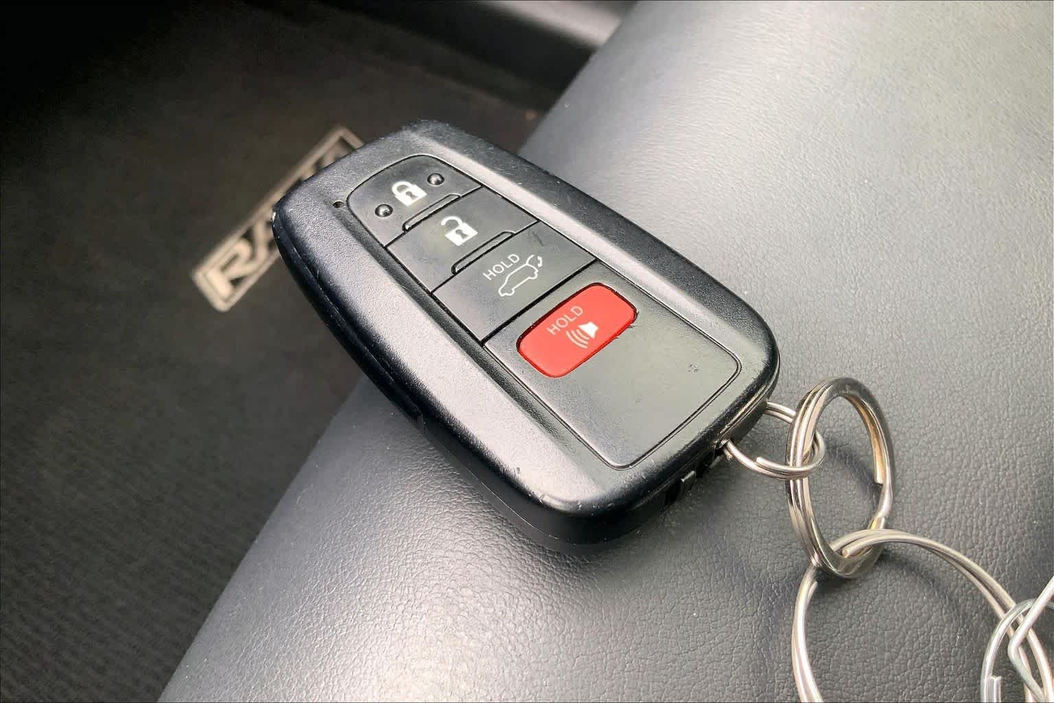 Used 2020 Magnetic Gray Metallic Toyota XLE Premium image 15