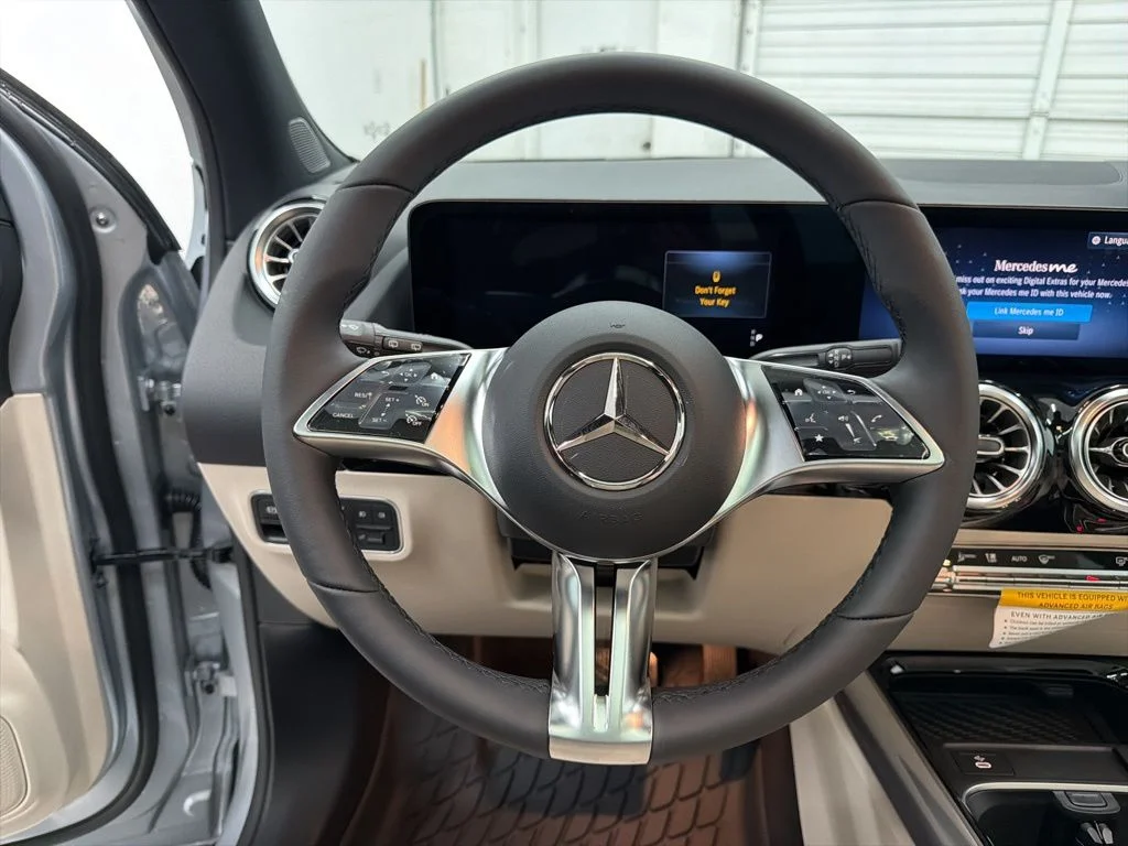 Used 2026 Silver Mercedes-Benz GLA 250 image 15