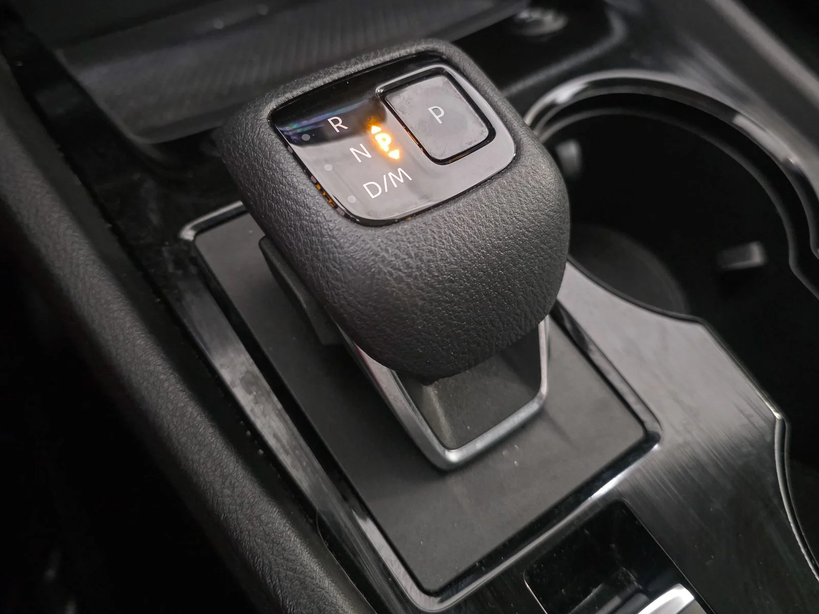 Used 2023 Red Nissan SV image 28