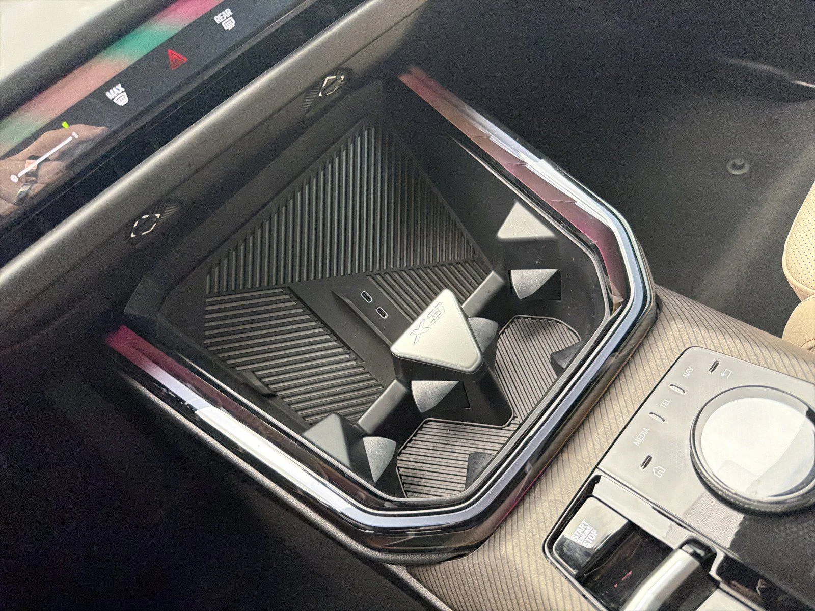 New 2026 Dark Graphite Metallic BMW 30 xDrive image 32