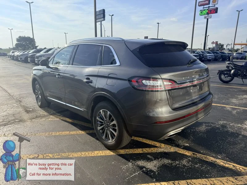 Used 2022 Gray Metallic Lincoln Reserve image 3