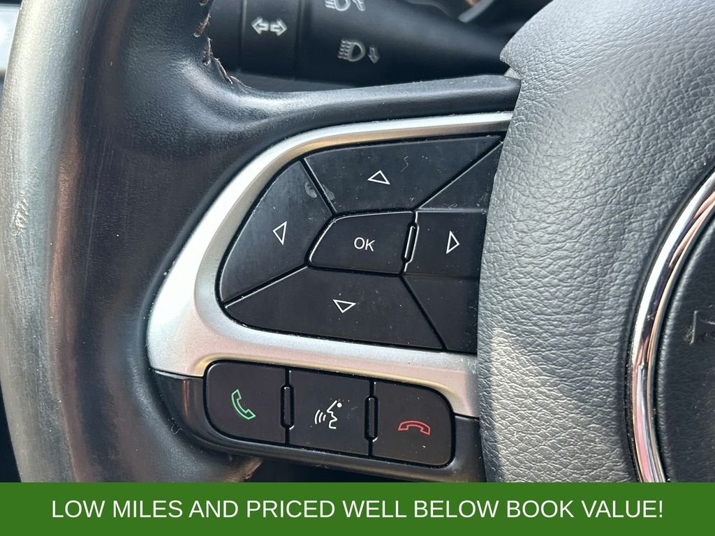 Used 2018 Gray Jeep Latitude image 21