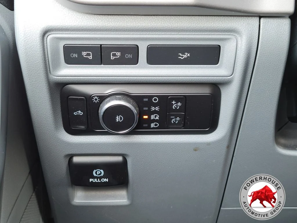Used 2022 Black Ford XLT image 26