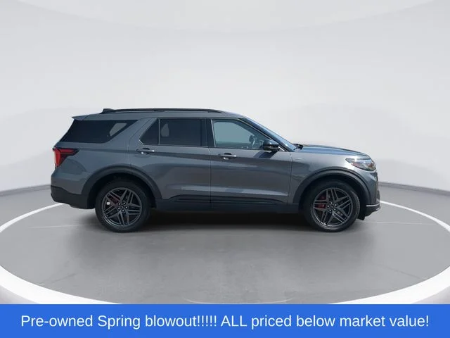 Used 2025 Gray Ford ST-Line image 9