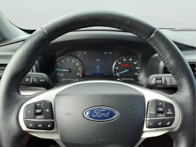 Used 2023  Ford XLT image 33