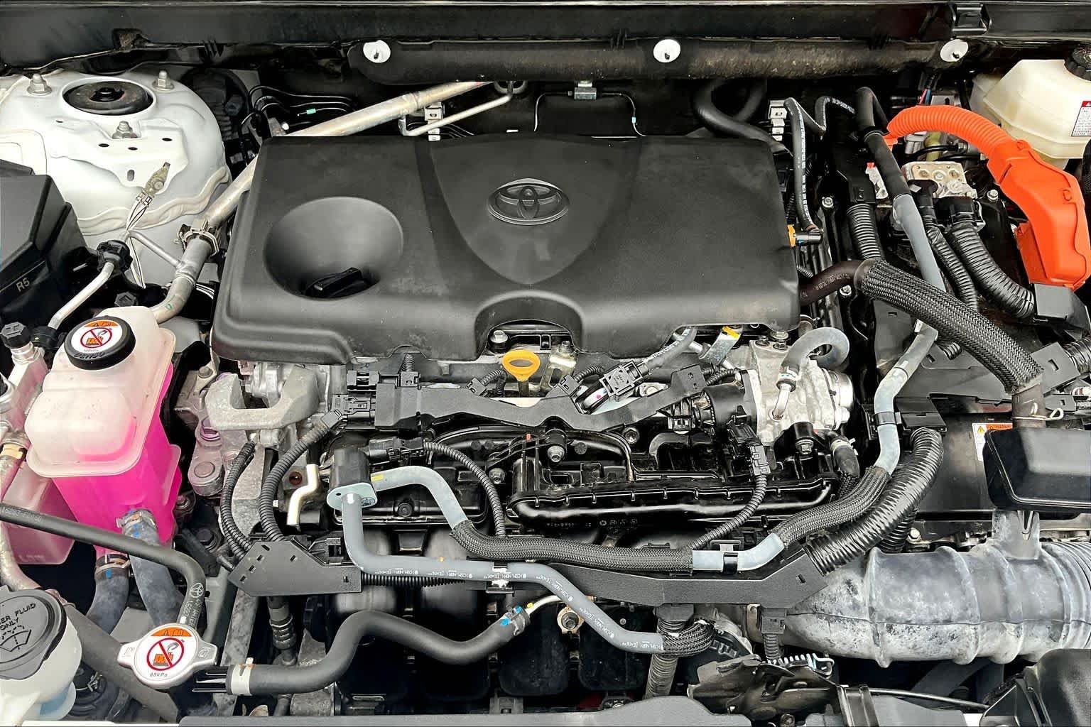 Used 2023 Wind Chill Pearl/Midnight Black Metallic Toyota Hybrid XSE image 32