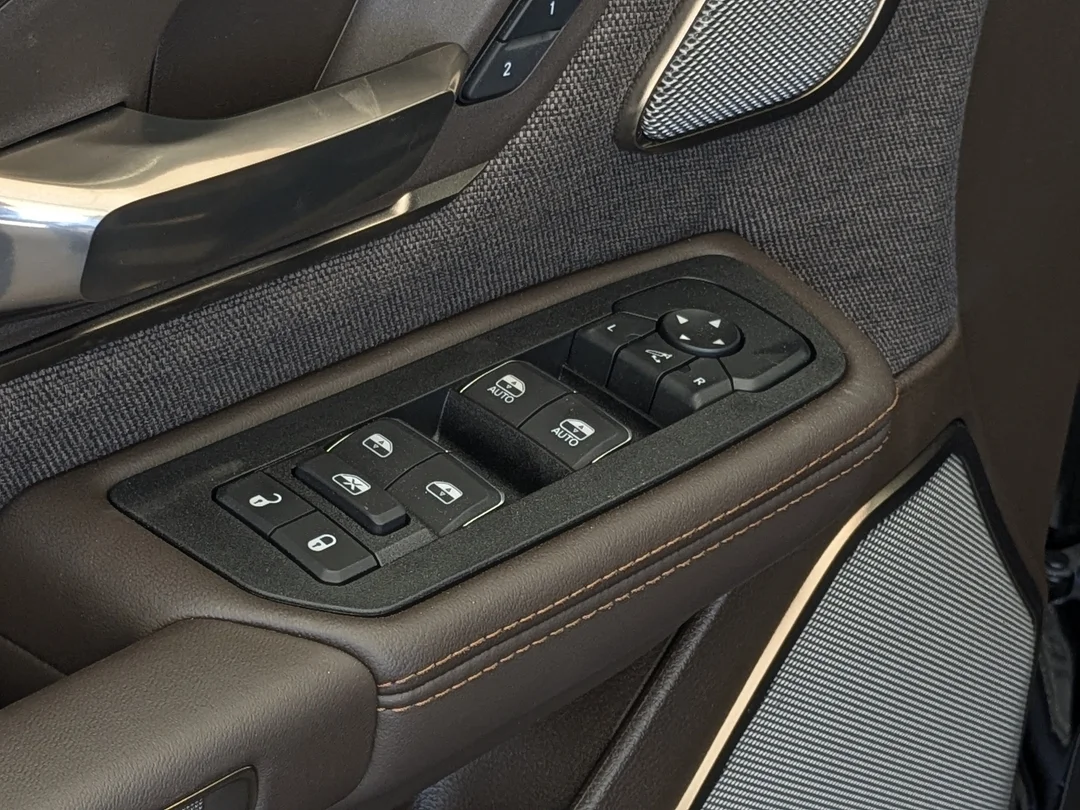 New 2026 Black RAM Limited Longhorn - - 4x4 - 5.7L HEMI V8 eTorque - Premium Leather - Pano Sunroof & More! image 13