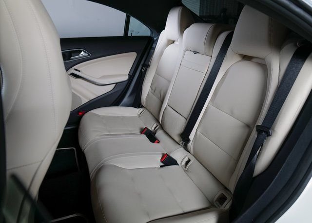 2018 Mercedes Benz CLA 250 4MATIC photo 4