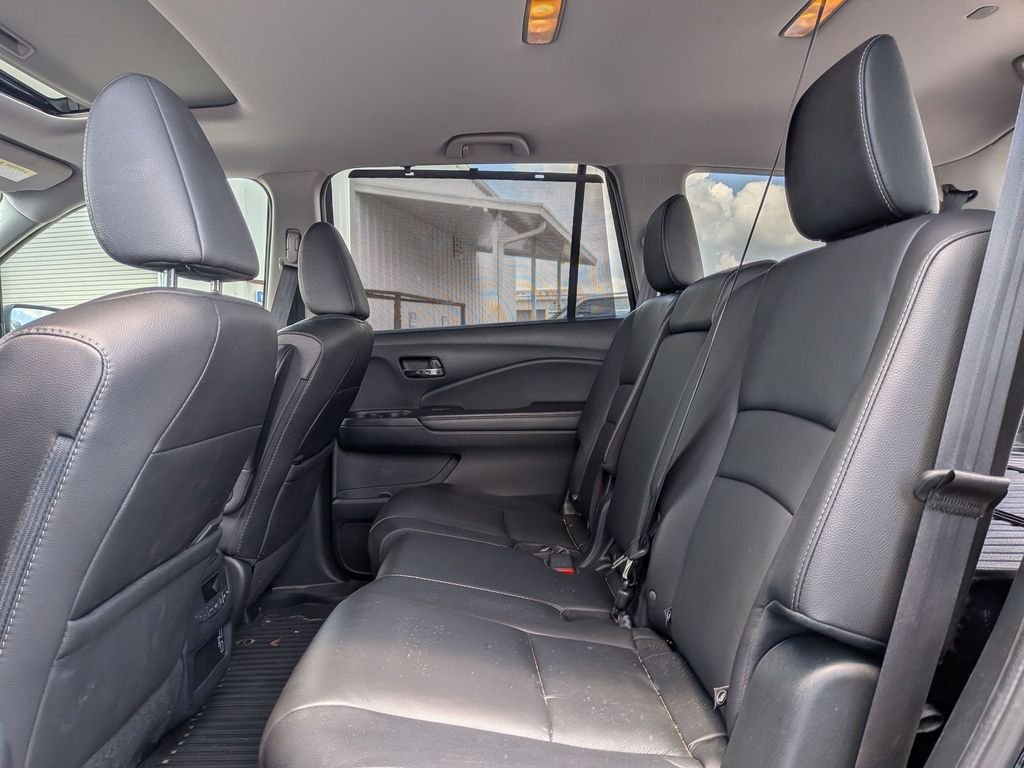 Used 2022 Black Honda EX-L image 19