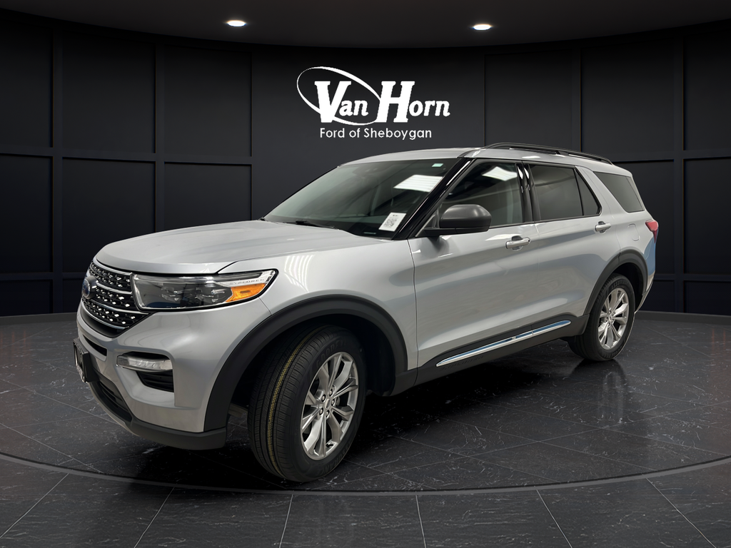 Used 2023 Iconic Silver Metallic Ford XLT image 3