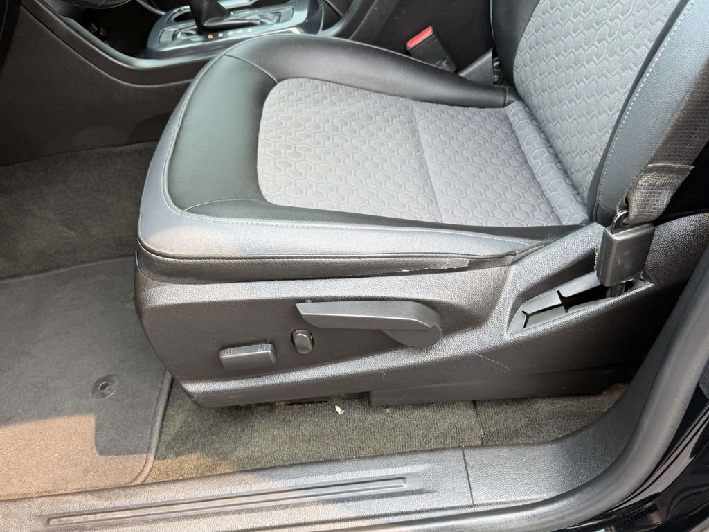 Used 2016 Black Chevrolet Z71 image 16