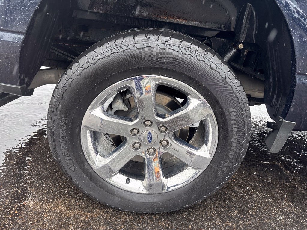 Used 2022 Antimatter Blue Metallic Ford Lariat image 11