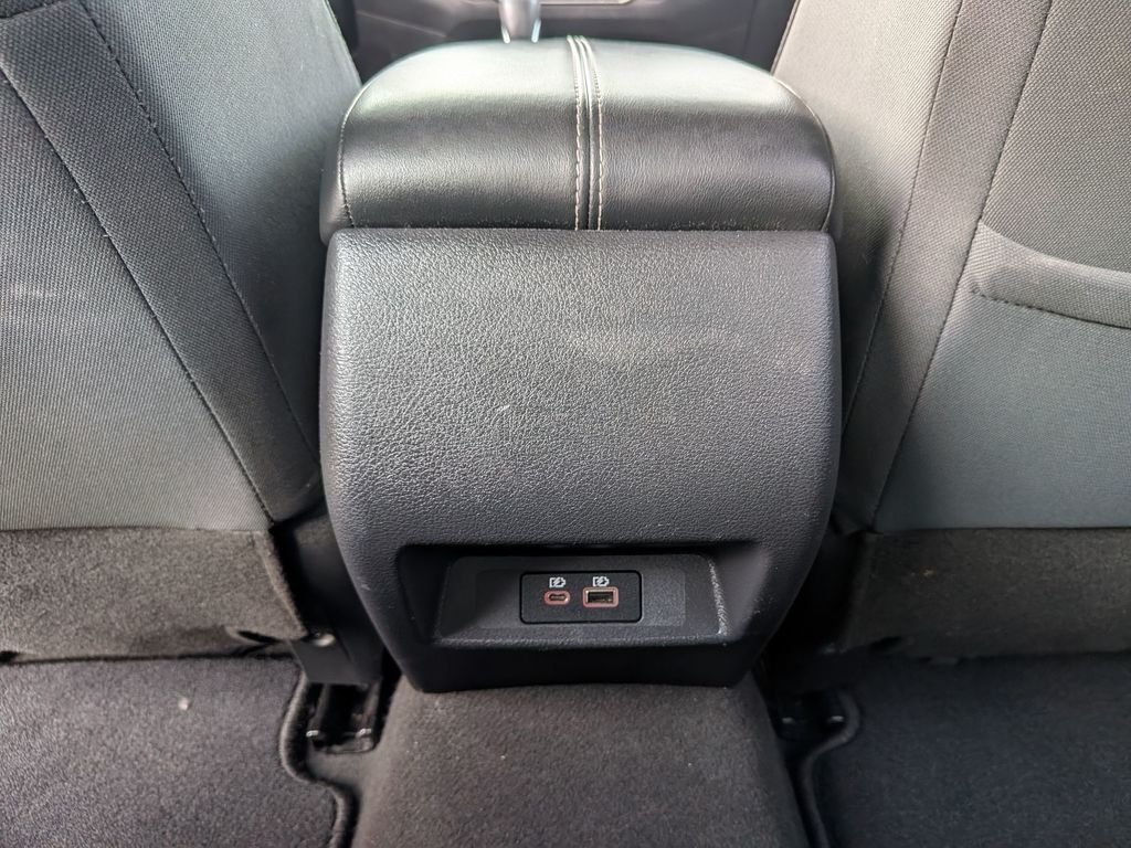 Used 2022 Silver Nissan 2.5 SV image 33