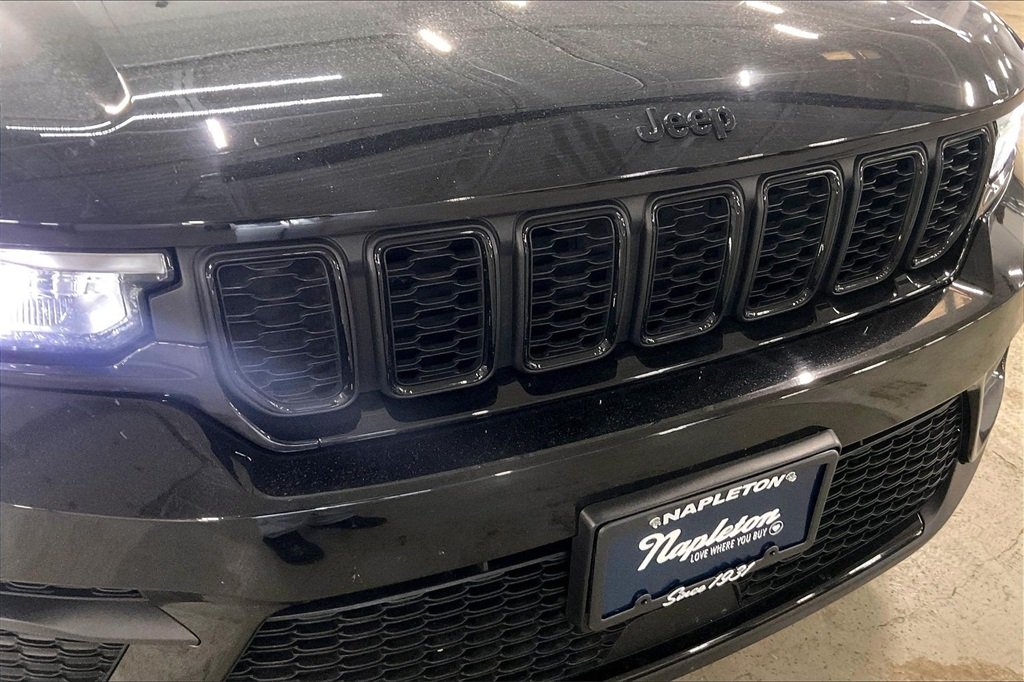 2023 JEEP GRAND CHEROKEE - Image 29