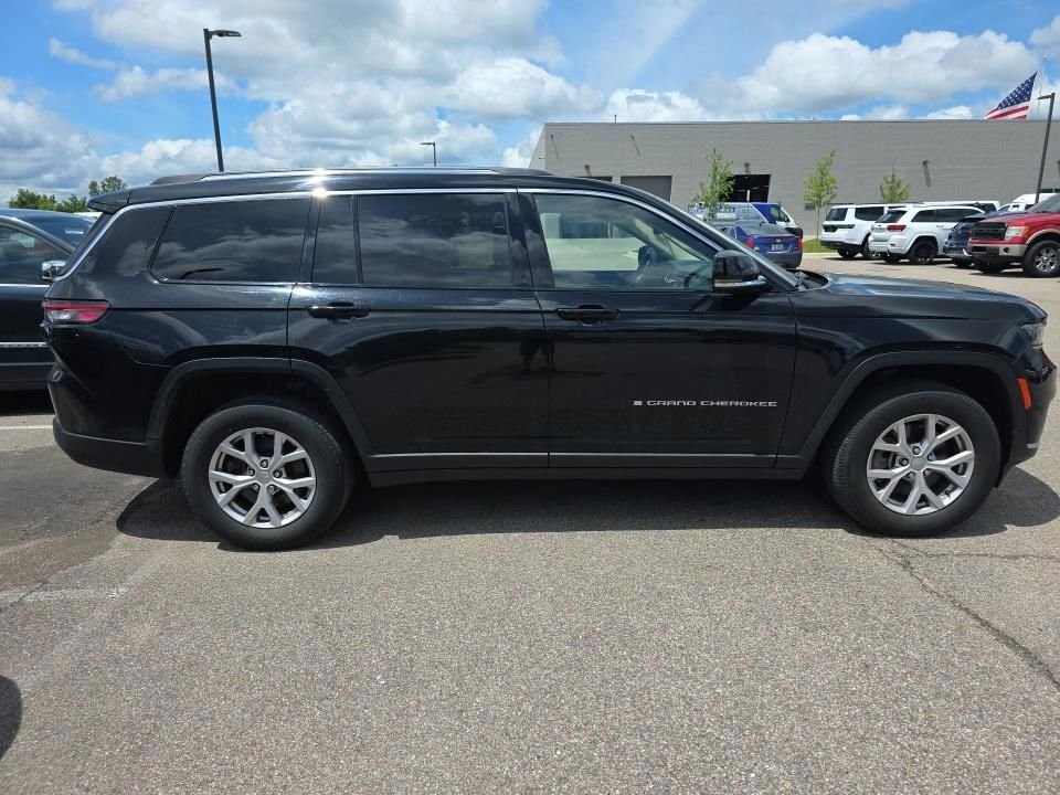 Used 2022 Black Jeep Limited image 2