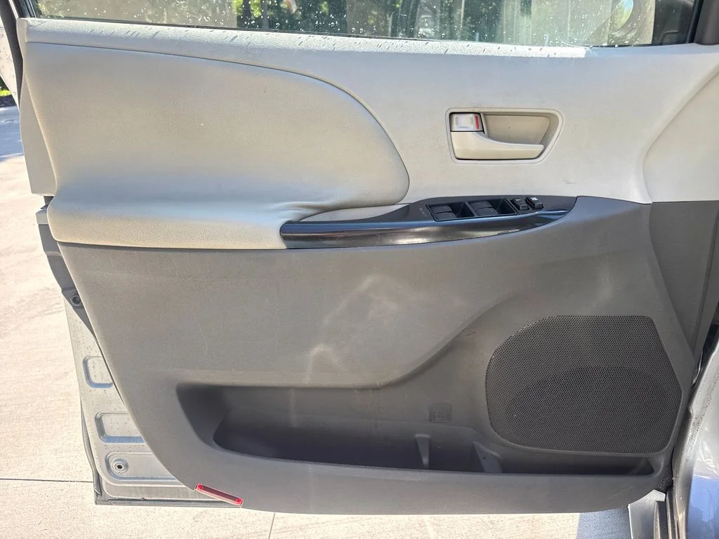Used 2011 Silver Sky Metallic Toyota LE image 13