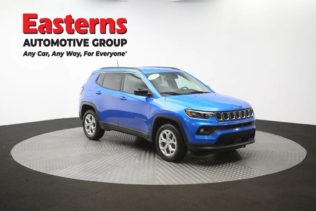 Used 2024 Blue Jeep Latitude image 47