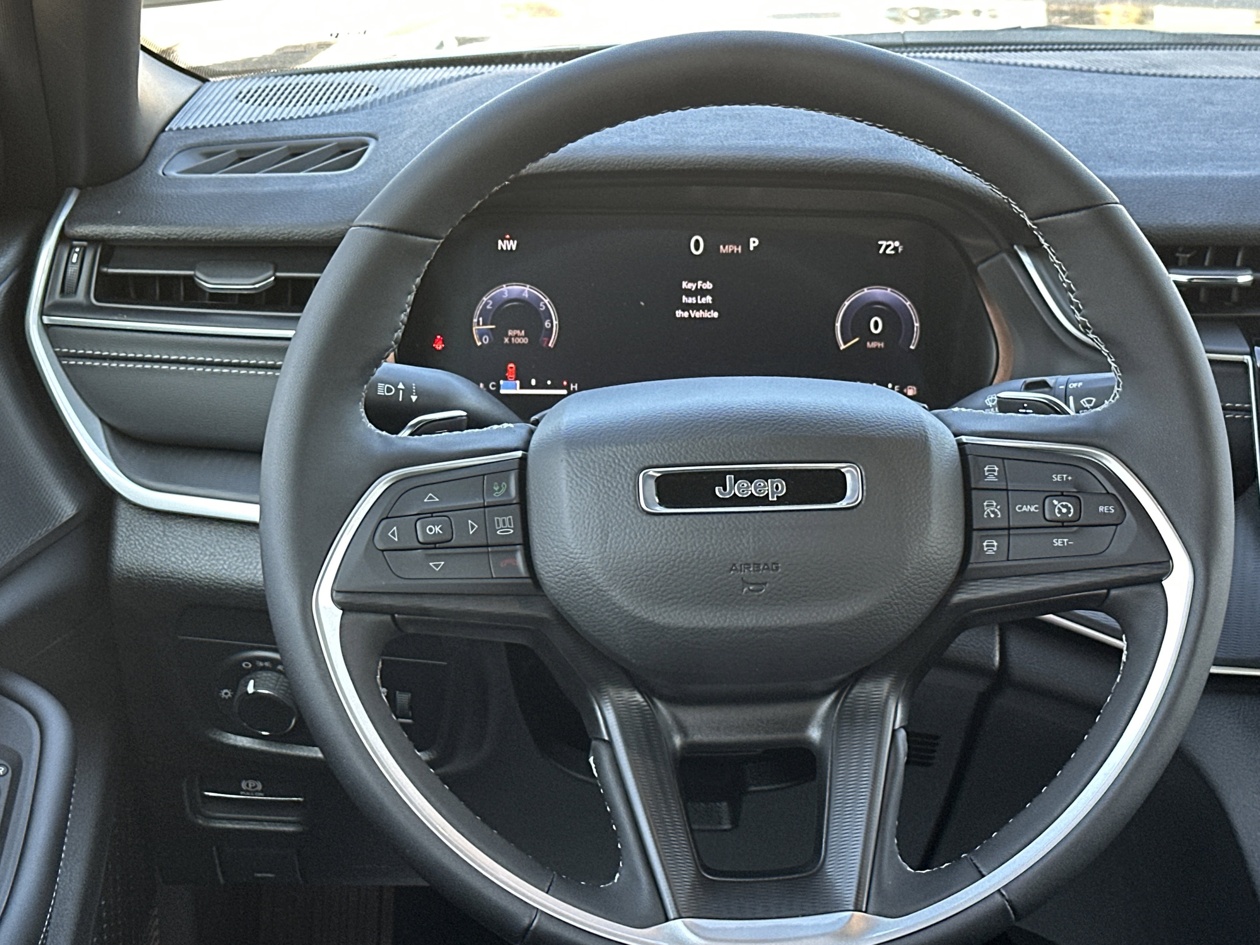2025 Jeep Grand Cherokee Altitude - Photo 24
