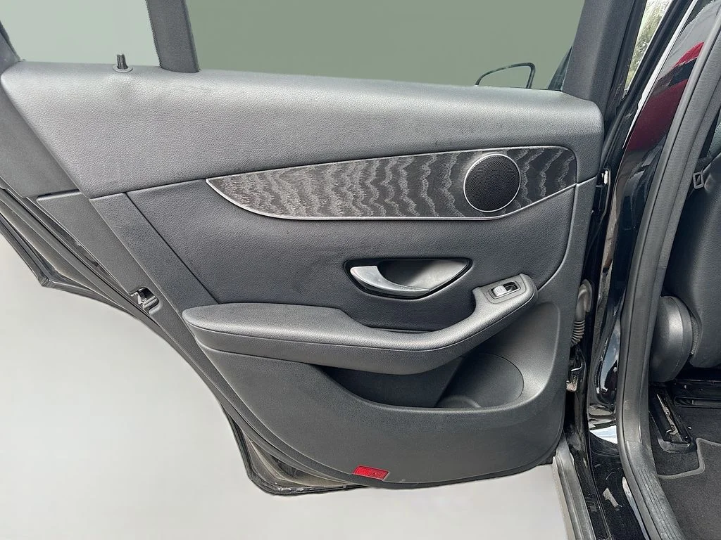 Used 2018 Black Mercedes-Benz GLC 300 image 17