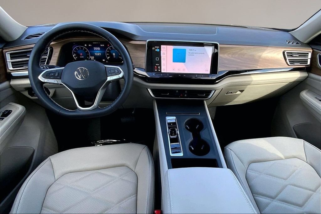New 2026 Opal White Pearl Volkswagen 2.0T SE image 5