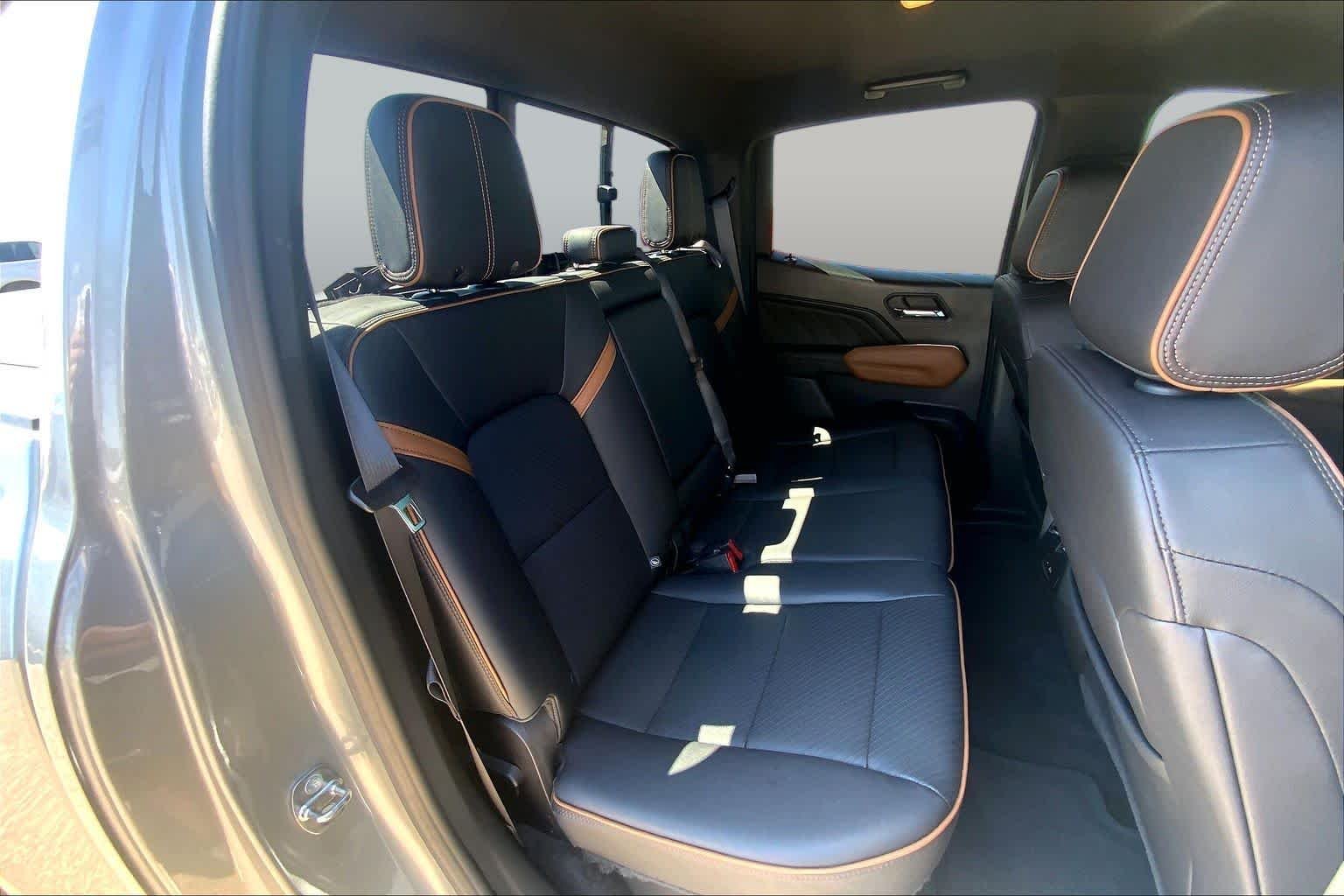 Used 2023 Sterling Metallic GMC 4WD AT4 image 20