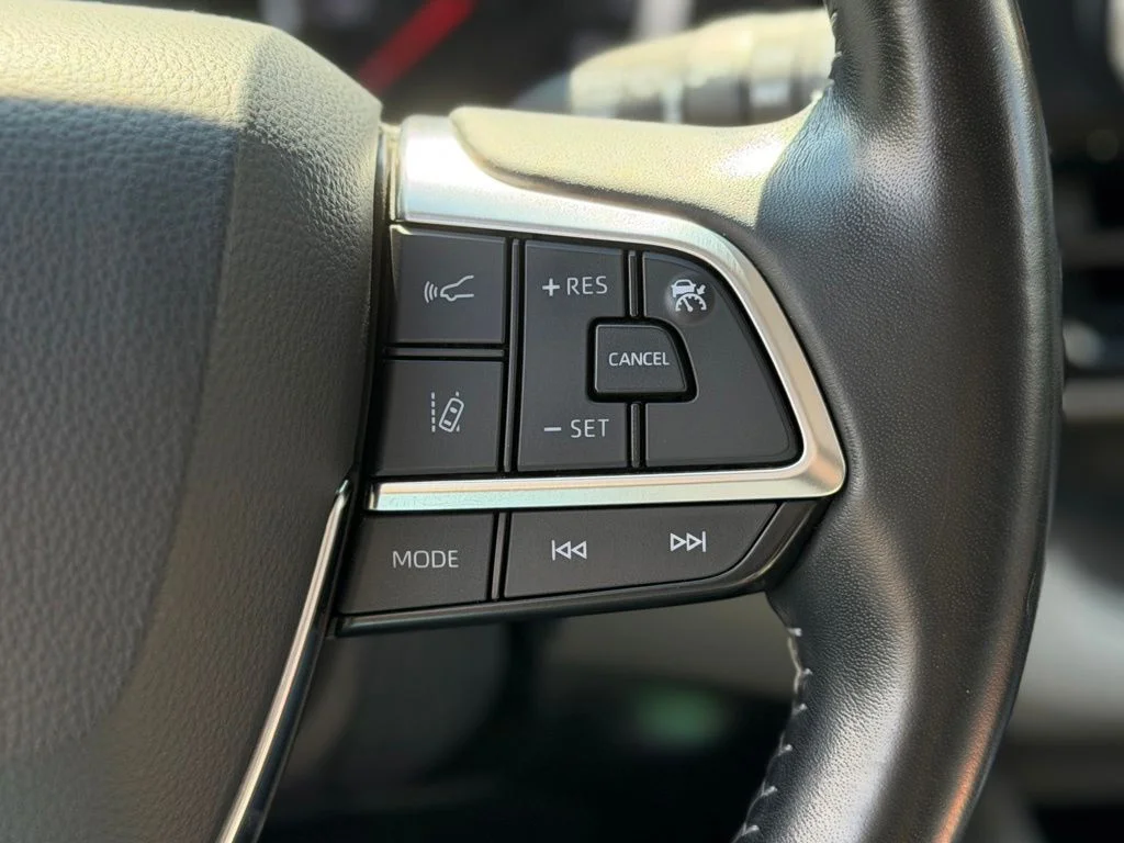 Used 2021 Gray Toyota LE image 10