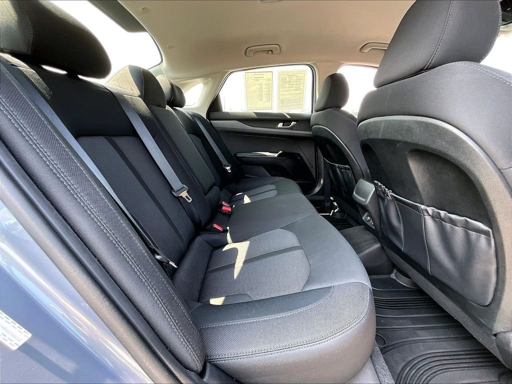Used 2024 Silver Kia LXS image 16