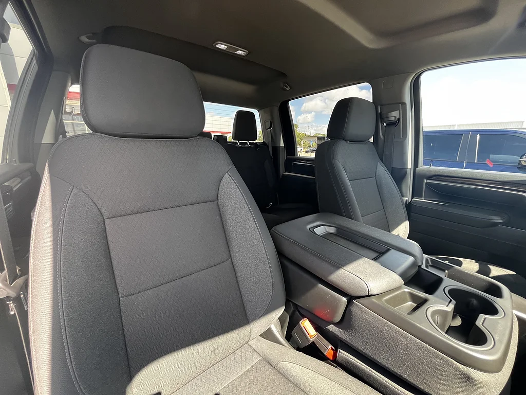 Used 2025 Summit White Chevrolet LT image 9