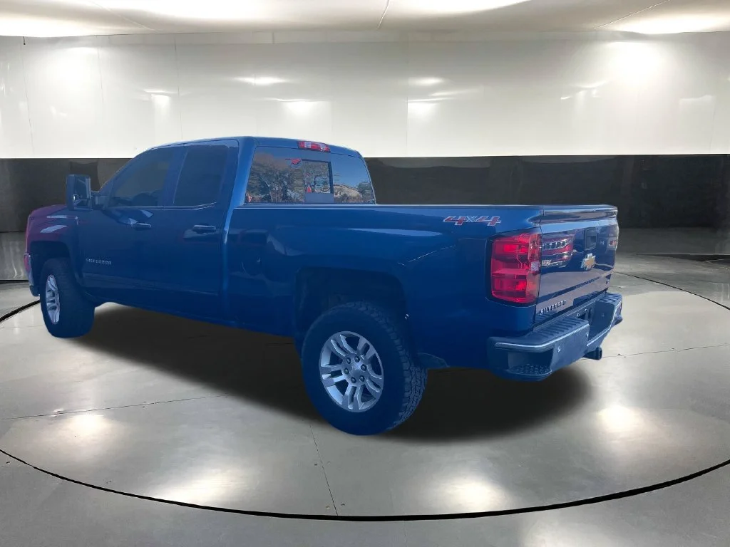 Used 2017 Blue Chevrolet LT image 5