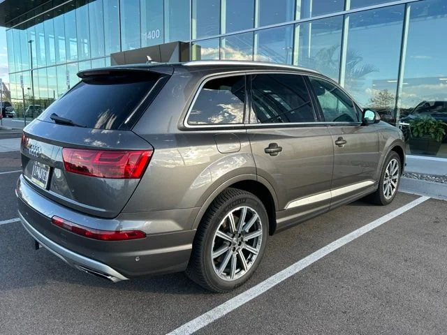 Used 2019 Gray Audi 55 Prestige image 3