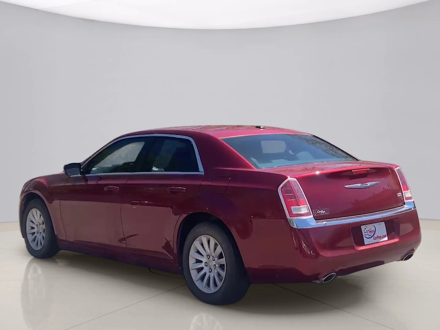 Used 2014 Red Chrysler RWD image 3