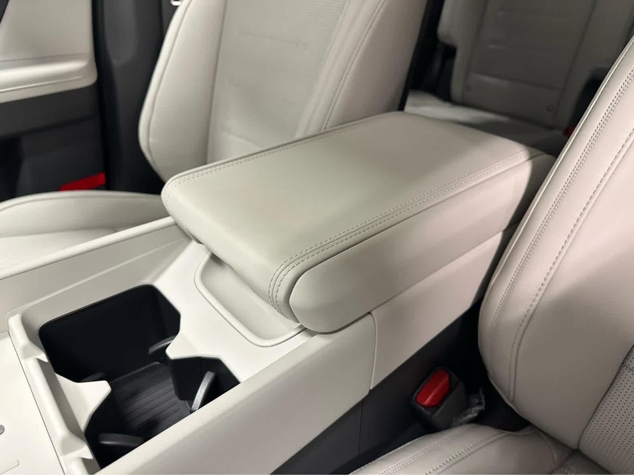 New 2026 Serenity White Hyundai Calligraphy AWD image 25